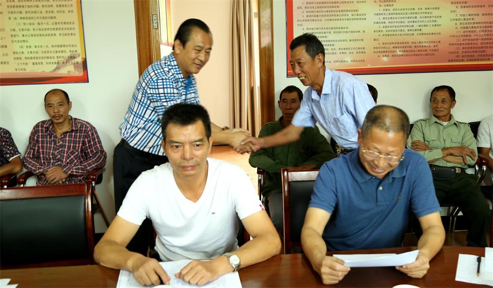 福建易順建筑工程有限公司“互動(dòng)聯(lián)動(dòng)、掛鉤幫扶”招沙甲村貧困戶(hù)捐贈(zèng)儀式