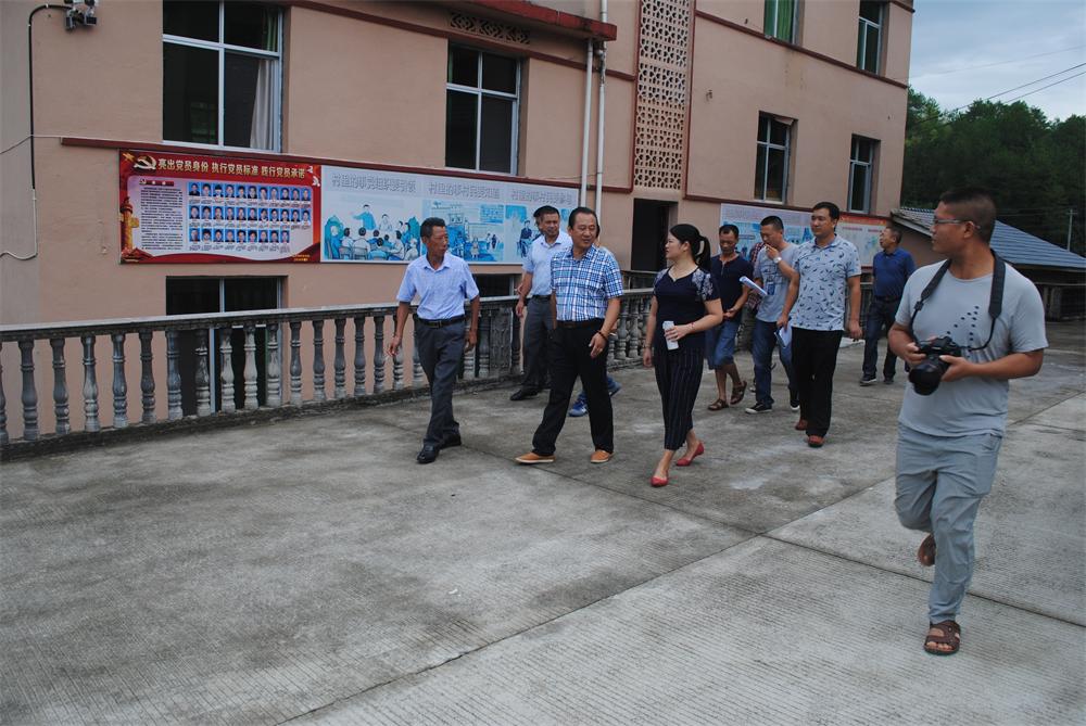 福建易順建筑工程有限公司“互動(dòng)聯(lián)動(dòng)、掛鉤幫扶”招沙甲村貧困戶(hù)捐贈(zèng)儀式