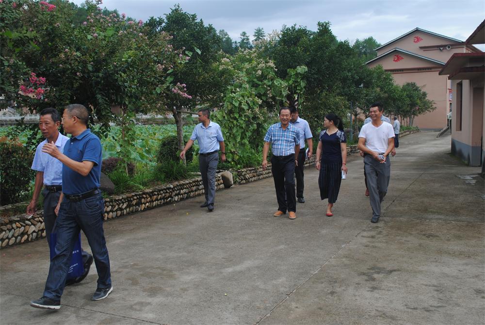 福建易順建筑工程有限公司“互動(dòng)聯(lián)動(dòng)、掛鉤幫扶”招沙甲村貧困戶(hù)捐贈(zèng)儀式