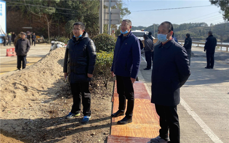 同舟共濟(jì) 心手相連