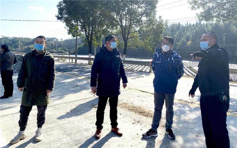 同舟共濟(jì) 心手相連