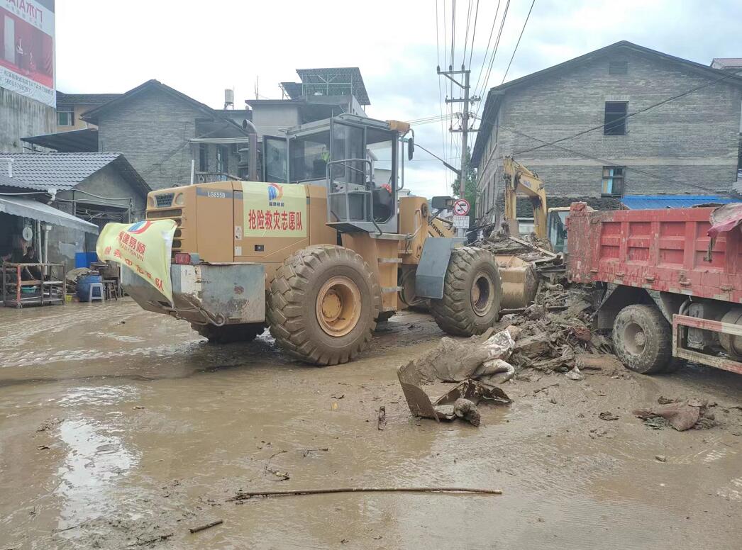 洪災(zāi)過(guò)后，加緊清淤