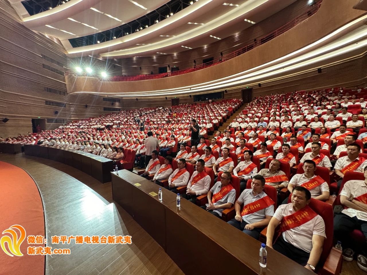 喜報(bào)!易順建工集團(tuán)有限公司總經(jīng)理李晉恒榮獲南平市防御“6·9”極端暴雨洪澇災(zāi)害優(yōu)秀個人稱號