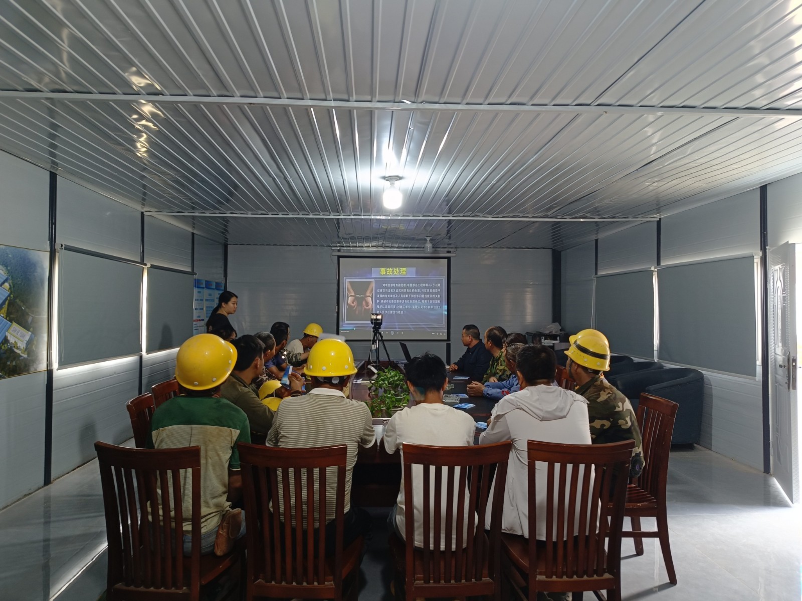 南平市建筑業(yè)協(xié)會助力易順建工:強化工傷預(yù)防培訓(xùn),共筑安全生產(chǎn)防線