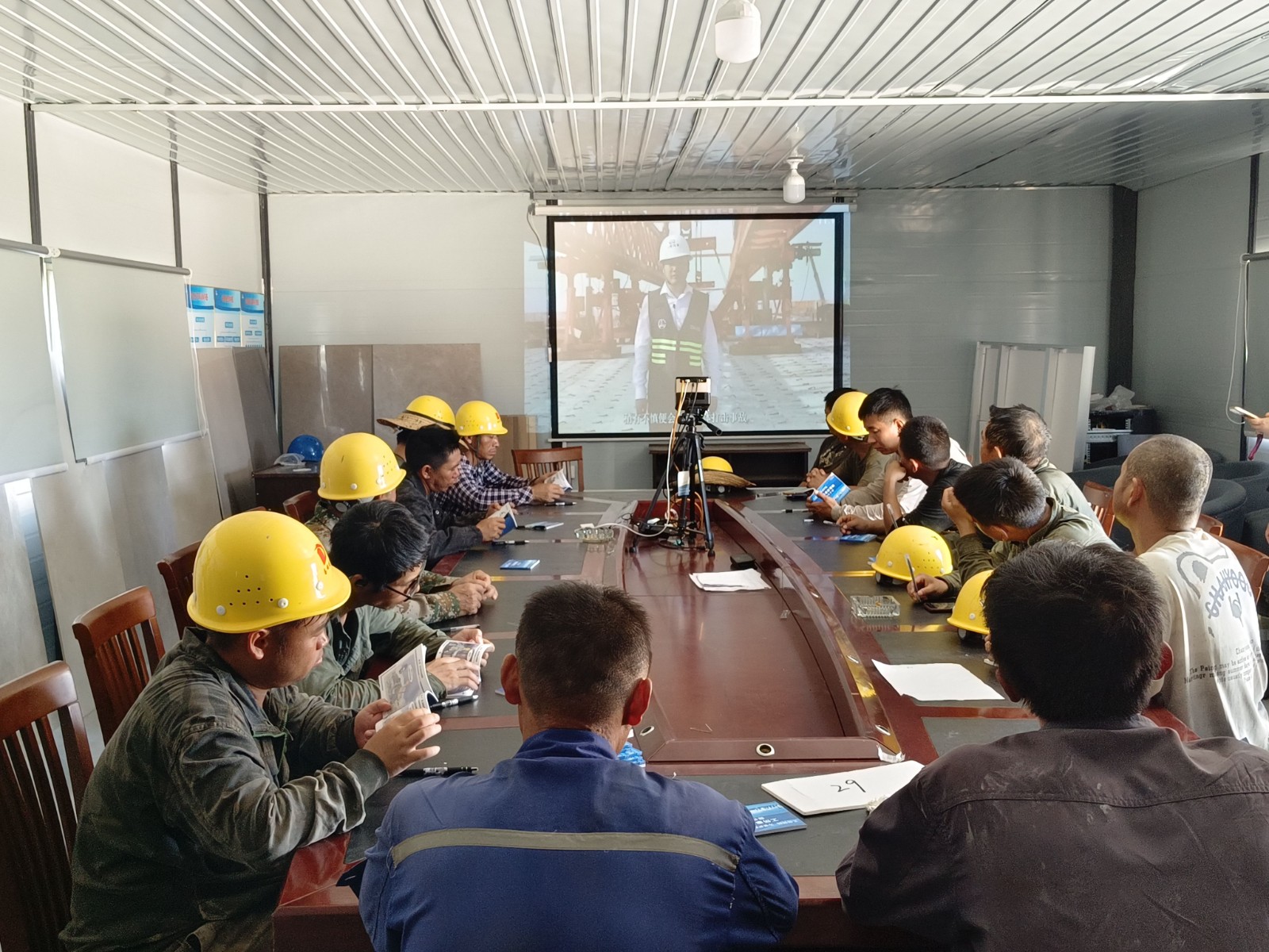 南平市質(zhì)量安全協(xié)會開展工傷預(yù)防系列宣傳活動,為安全生產(chǎn)保駕護(hù)航