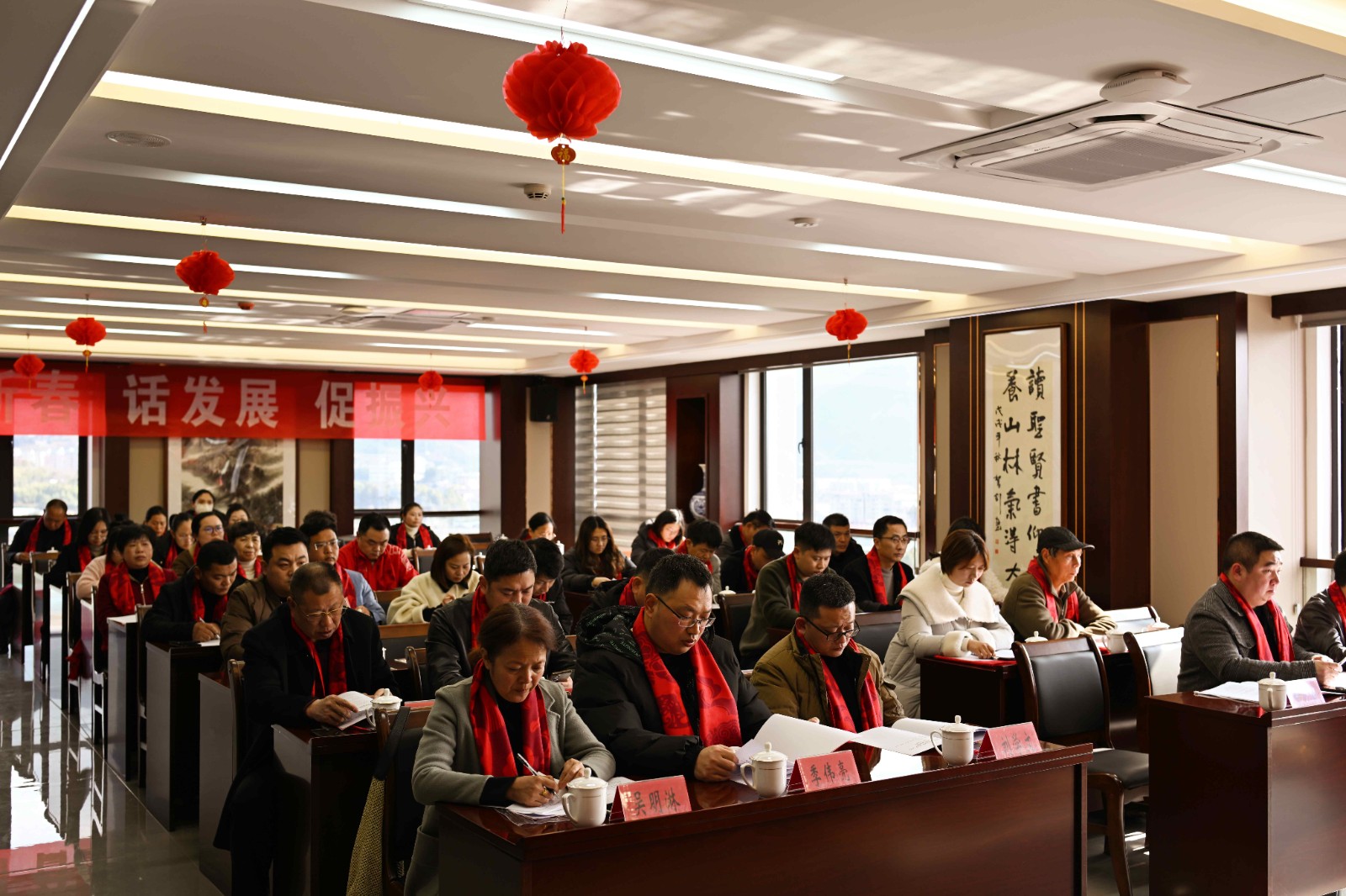 喜報(bào)!易順建工集團(tuán)有限公司李易順董事長連任松源街道商會(huì)第二屆會(huì)長